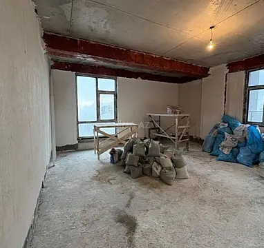 Satılır 3 otaqlı mənzil 135 m²