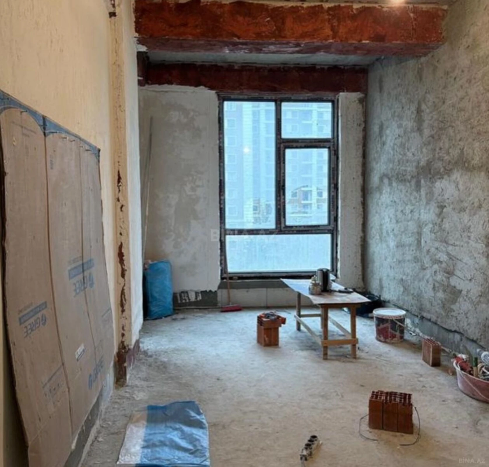 Satılır 3 otaqlı mənzil 135 m²