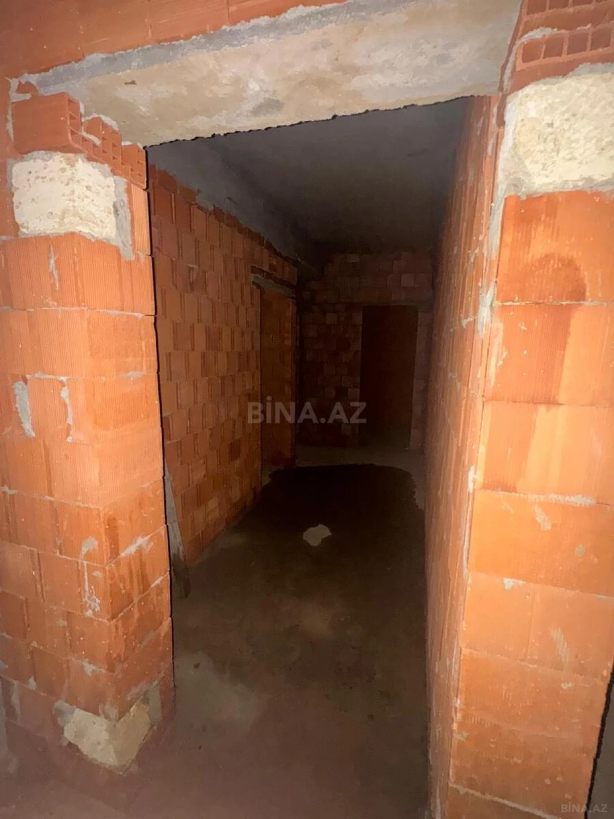 Satılır 1 otaqlı mənzil 56.8 m²