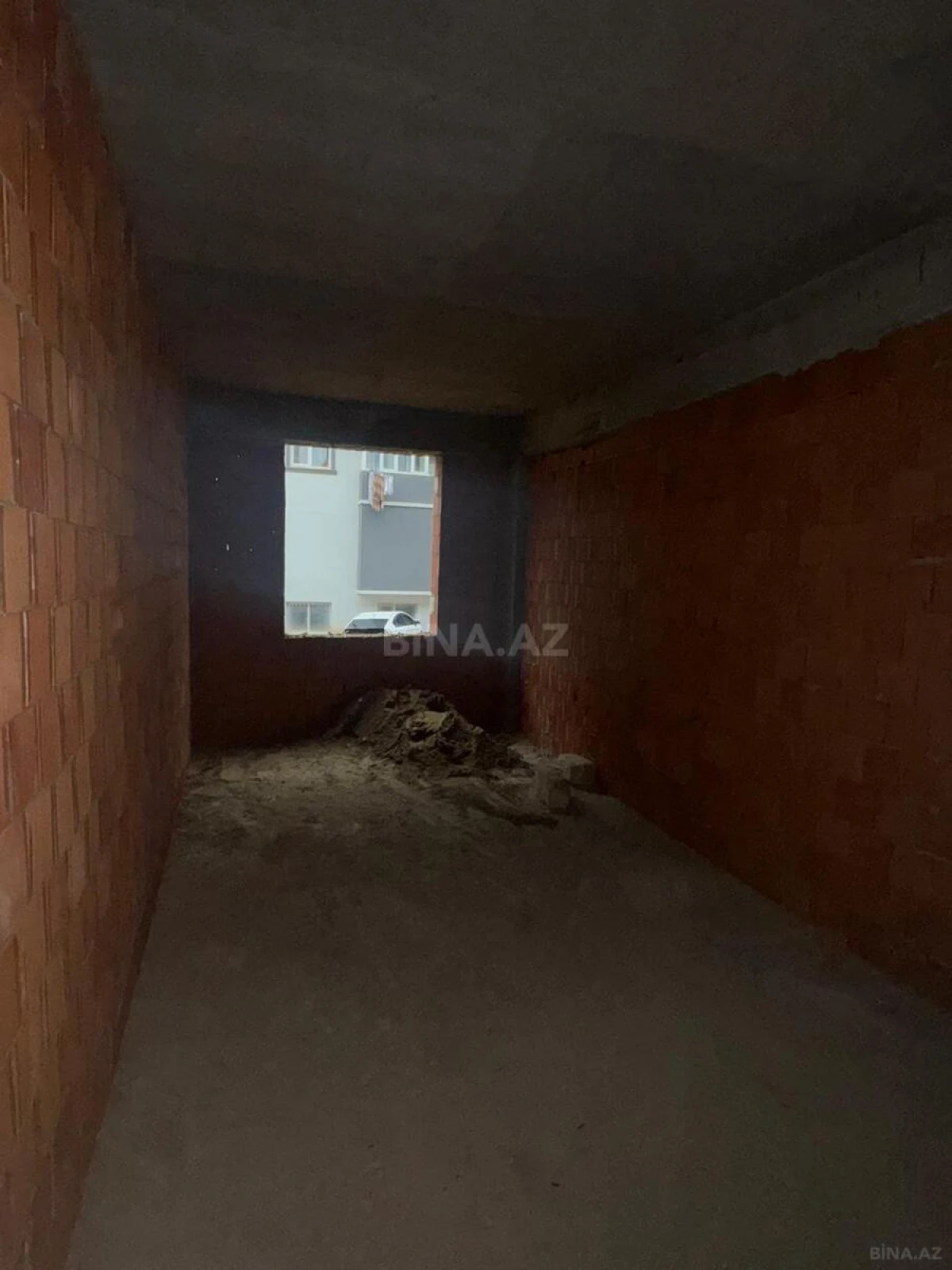 Satılır 1 otaqlı mənzil 56.8 m²