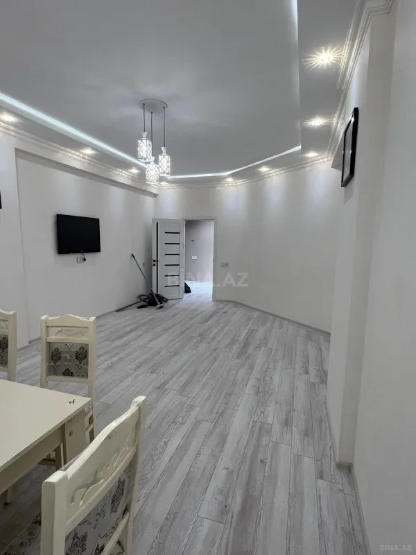 Kirayə verilir 2 otaqlı mənzil 70 m²