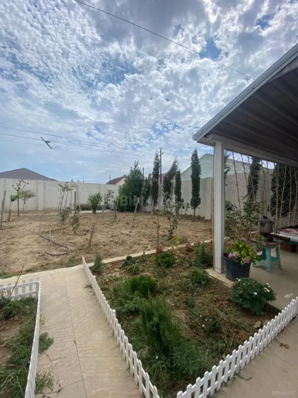Satılır 4 otaqlı həyət evi 120 m²