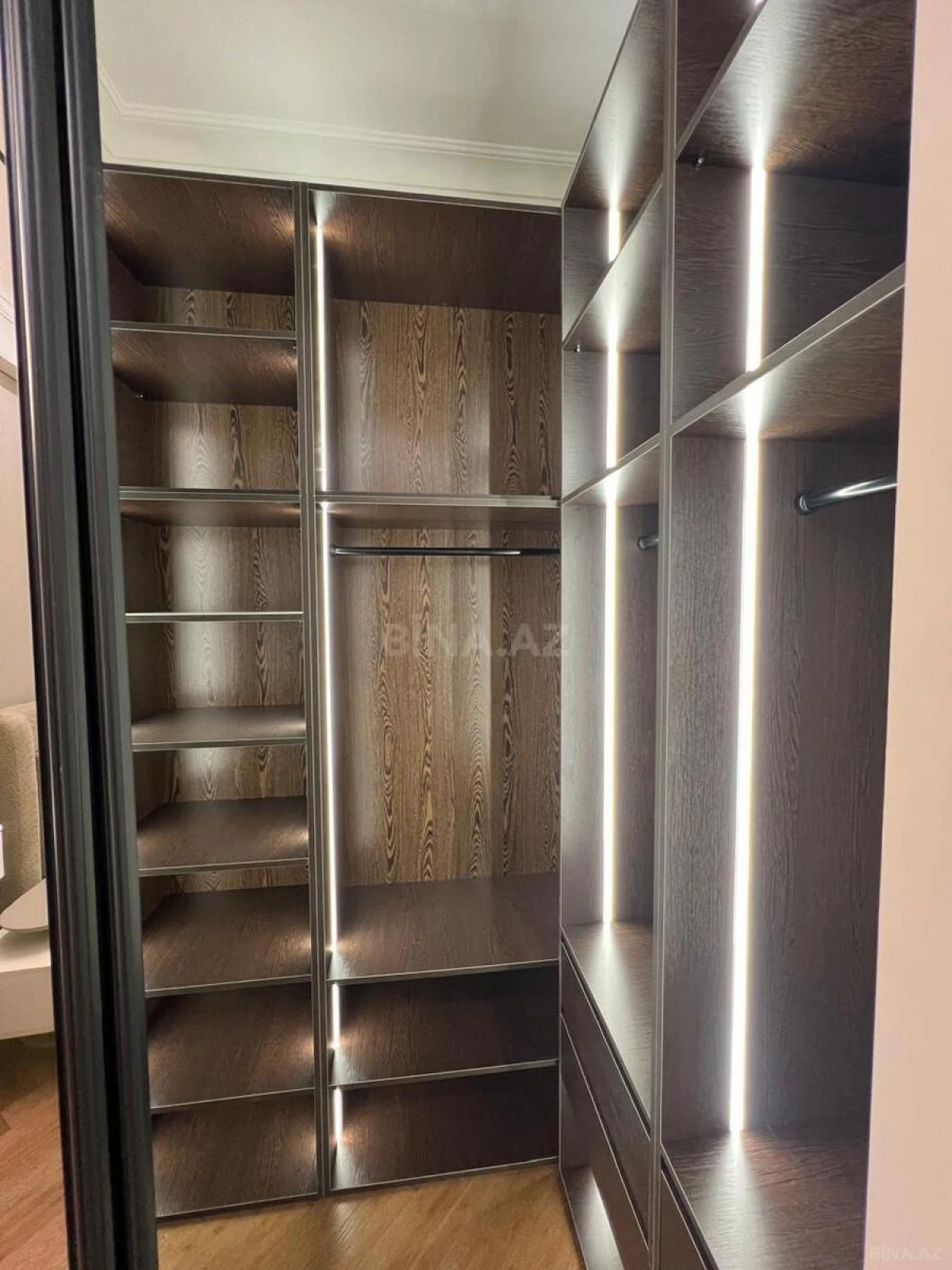 Kirayə verilir 2 otaqlı mənzil 71 m²