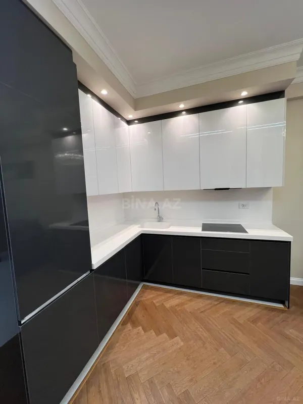 Kirayə verilir 2 otaqlı mənzil 71 m²