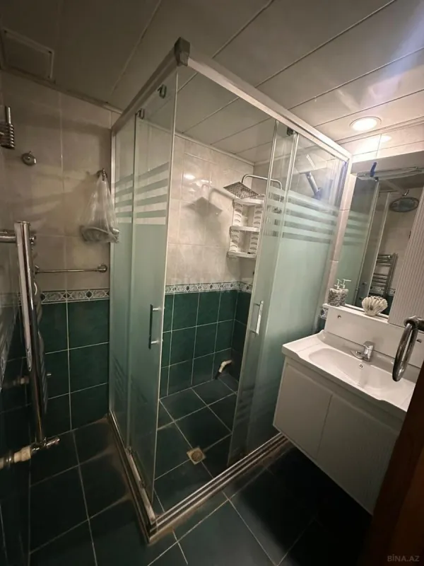 Kirayə verilir 2 otaqlı mənzil 60 m²