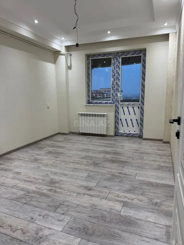 Satılır 3 otaqlı mənzil 120 m²