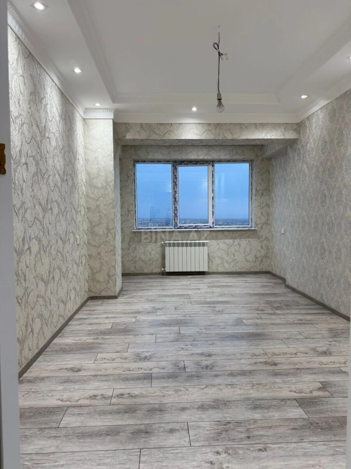 Satılır 3 otaqlı mənzil 120 m²