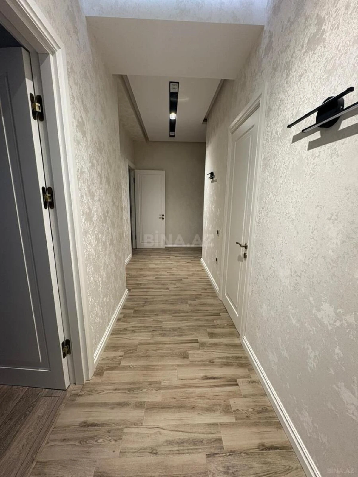 Kirayə verilir 3 otaqlı mənzil 105 m²