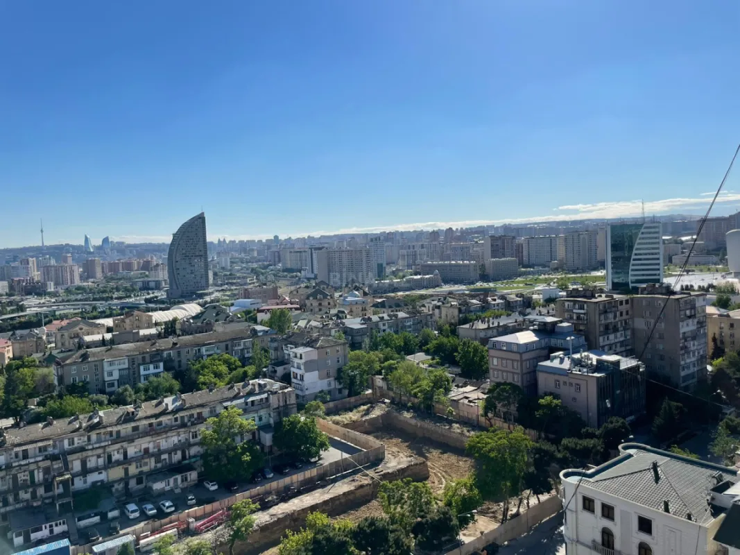 Kirayə verilir 3 otaqlı mənzil 137 m²