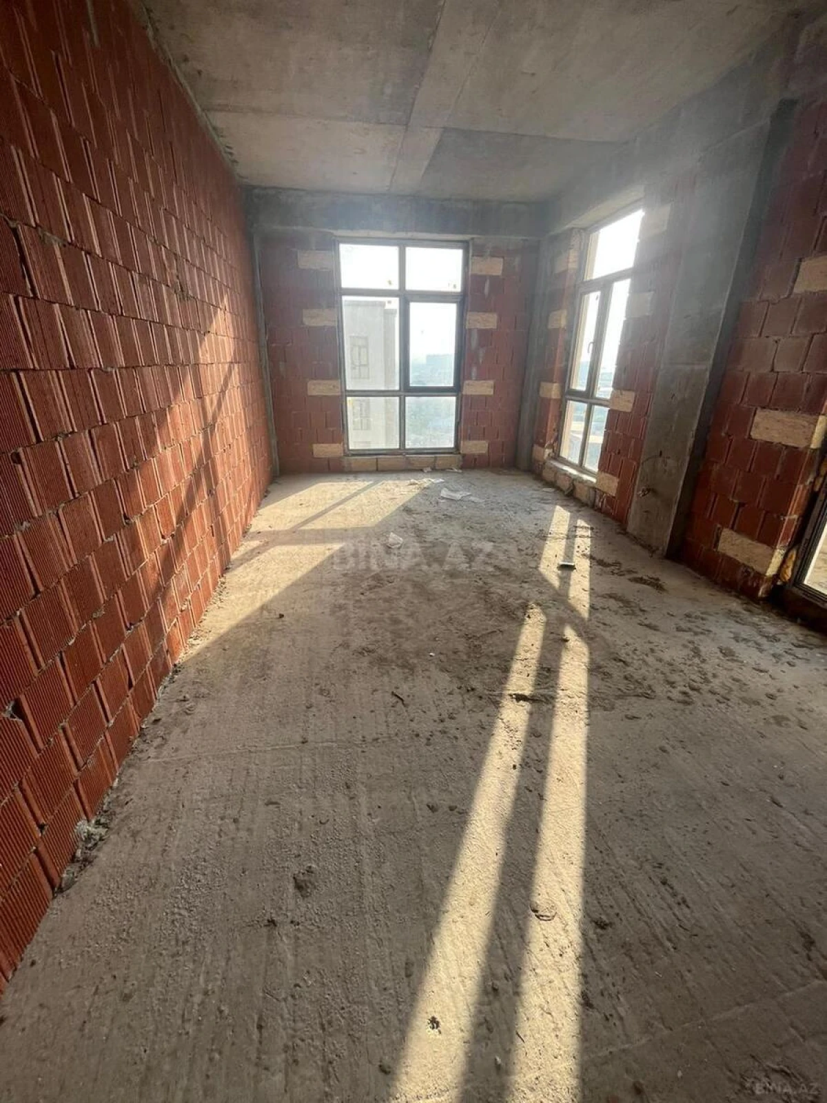 Satılır 3 otaqlı mənzil 112.2 m²