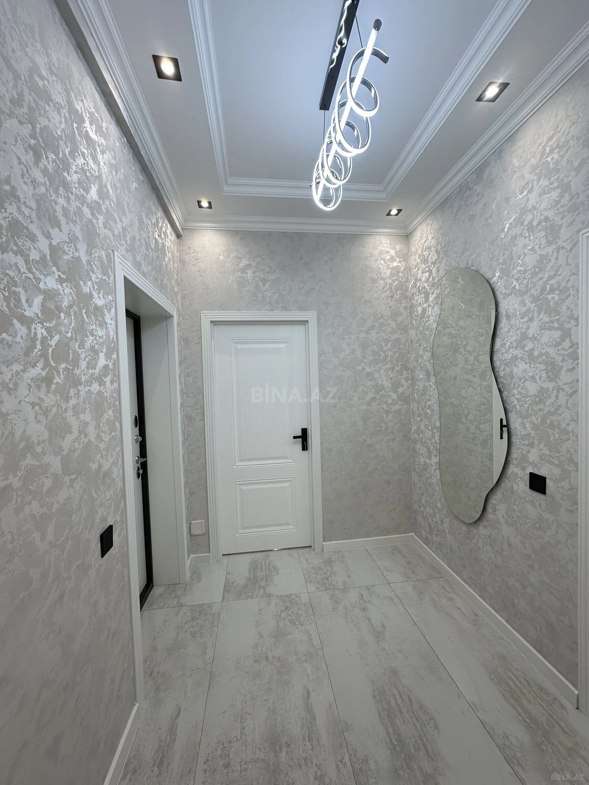 Satılır 2 otaqlı mənzil 65 m²