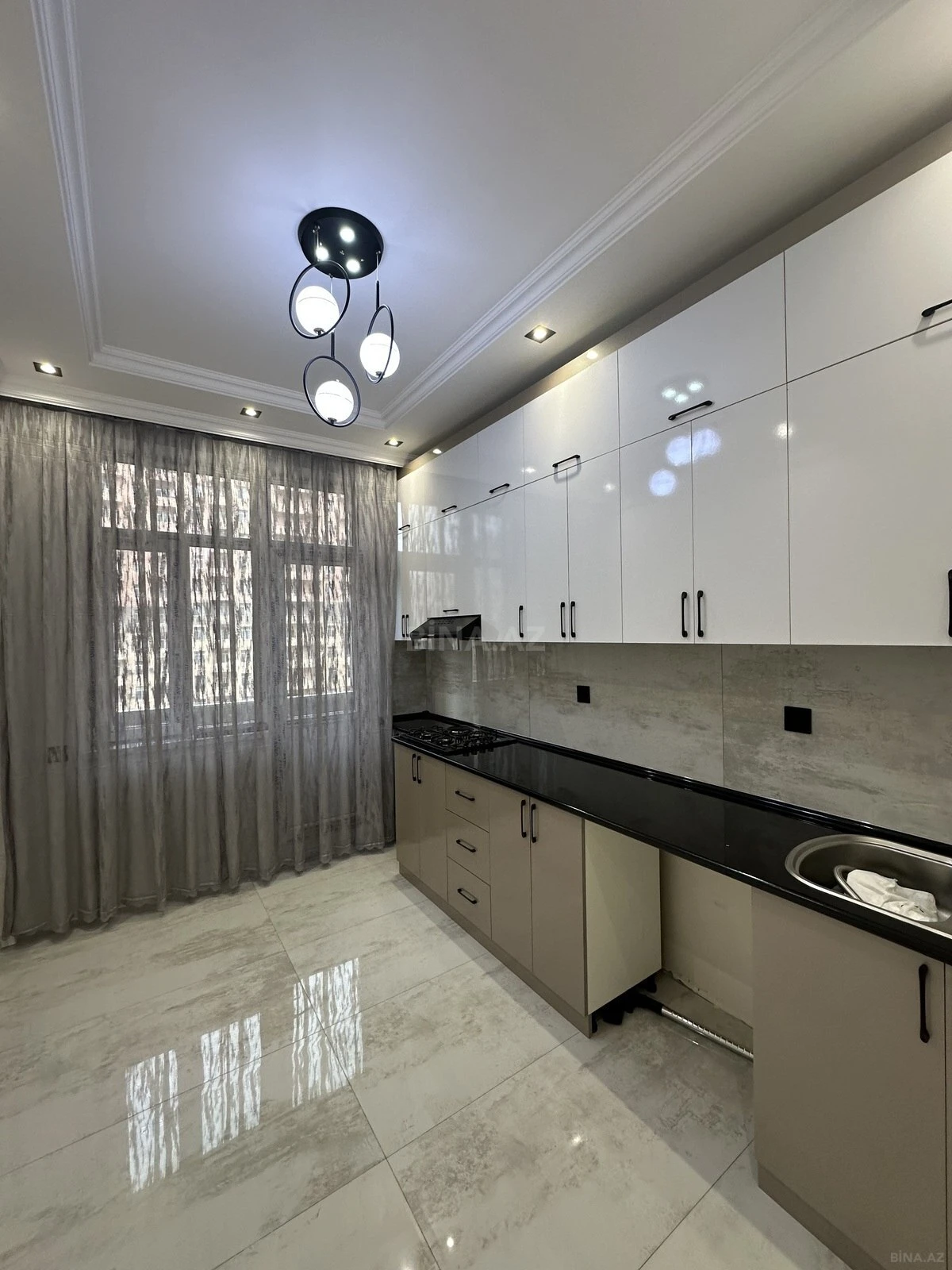 Satılır 2 otaqlı mənzil 65 m²