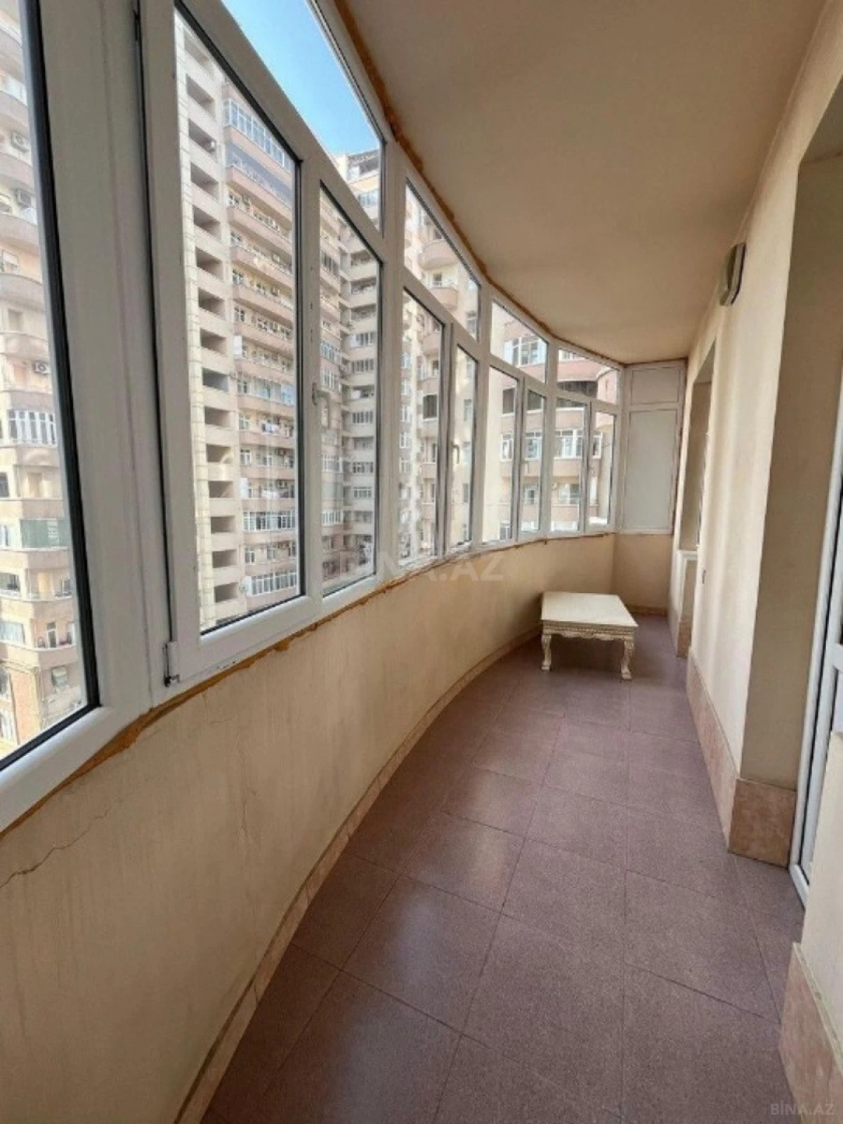 Satılır 3 otaqlı mənzil 150 m²