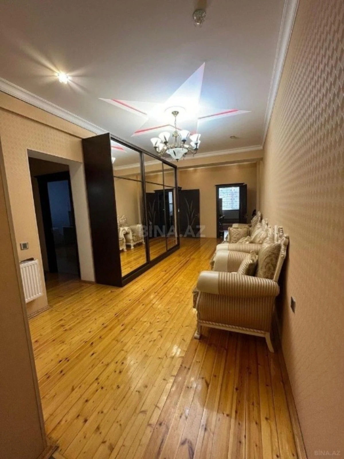 Satılır 3 otaqlı mənzil 150 m²
