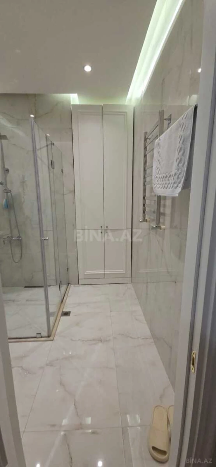 Satılır 3 otaqlı mənzil 130 m²