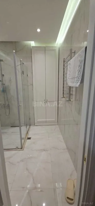 Satılır 3 otaqlı mənzil 130 m²