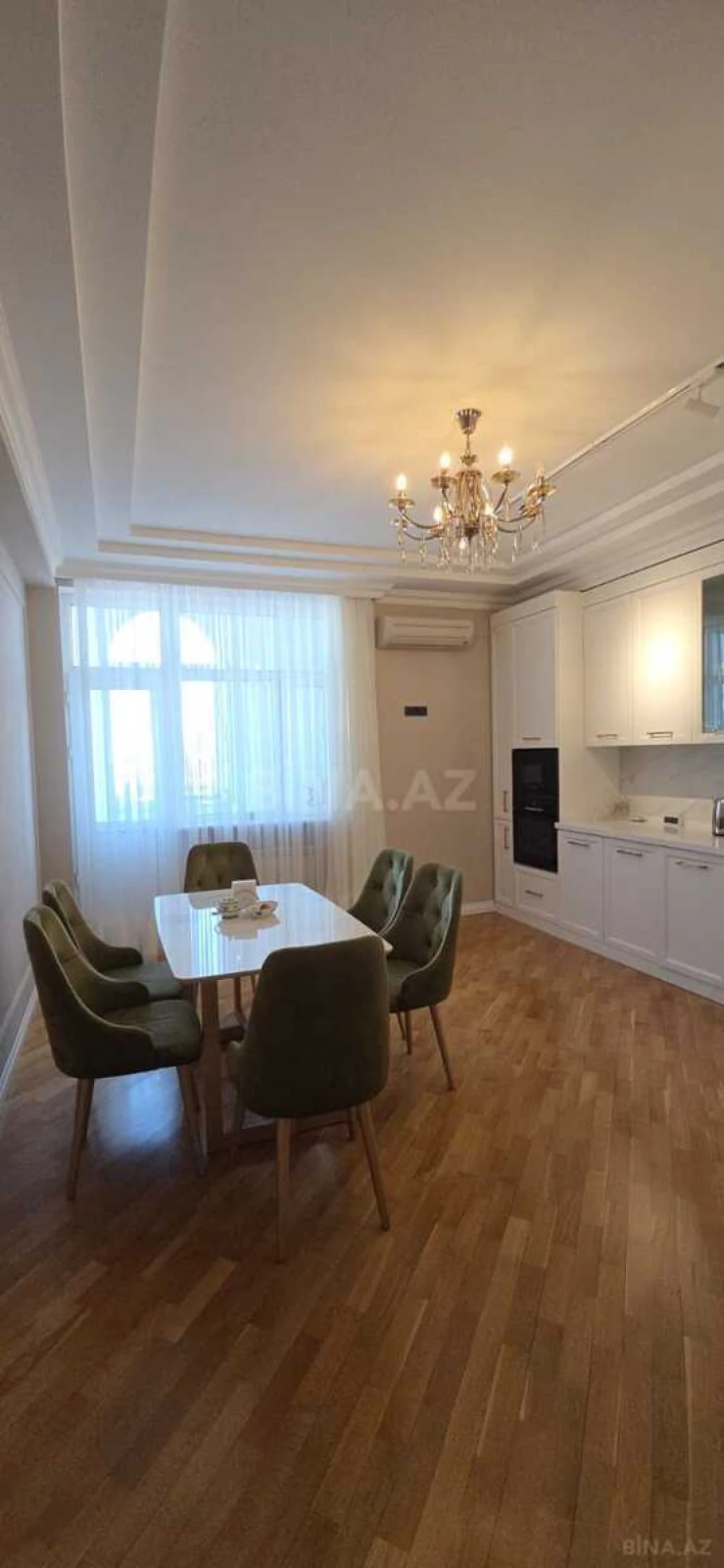 Satılır 3 otaqlı mənzil 130 m²