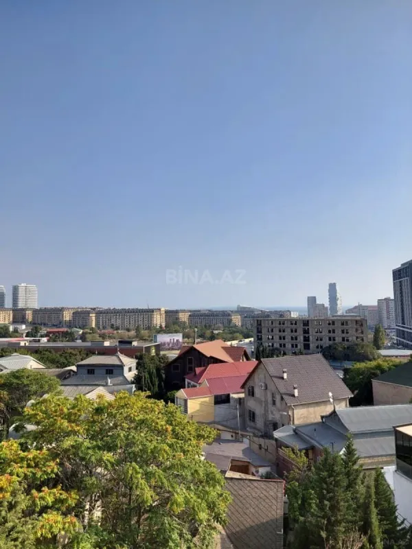 Satılır 4 otaqlı mənzil 110 m²