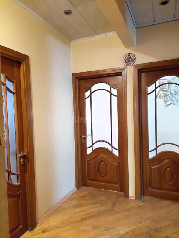 Satılır 4 otaqlı mənzil 110 m²