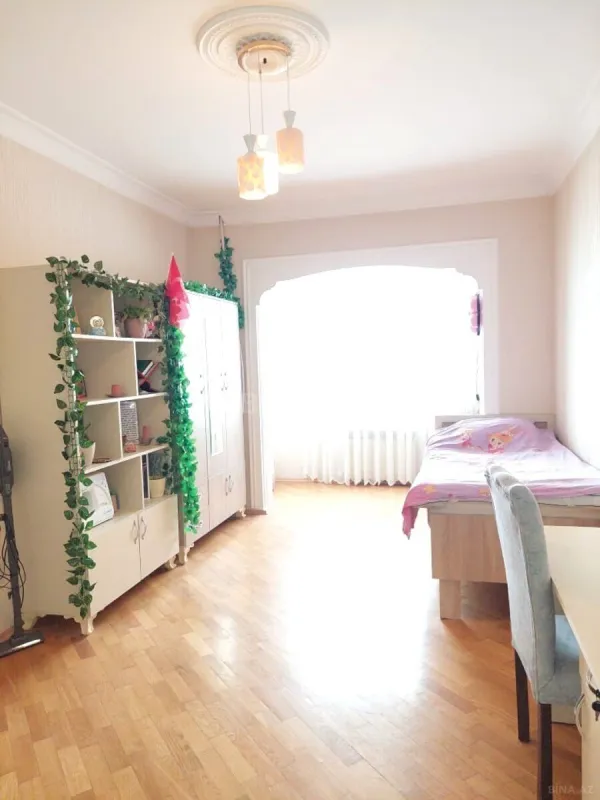 Satılır 4 otaqlı mənzil 110 m²