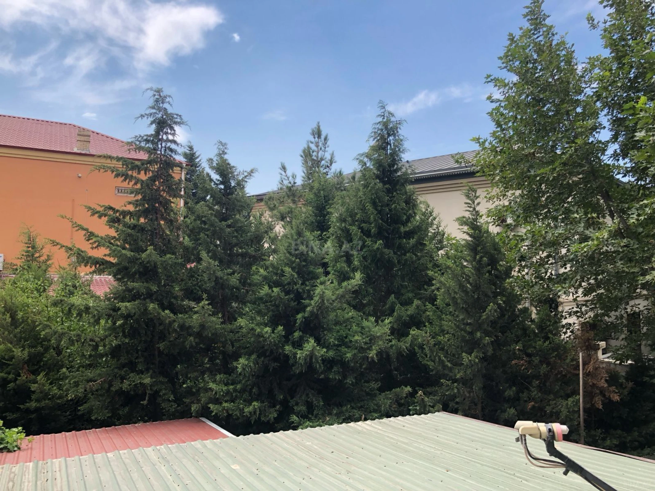 Satılır 4 otaqlı mənzil 95 m²