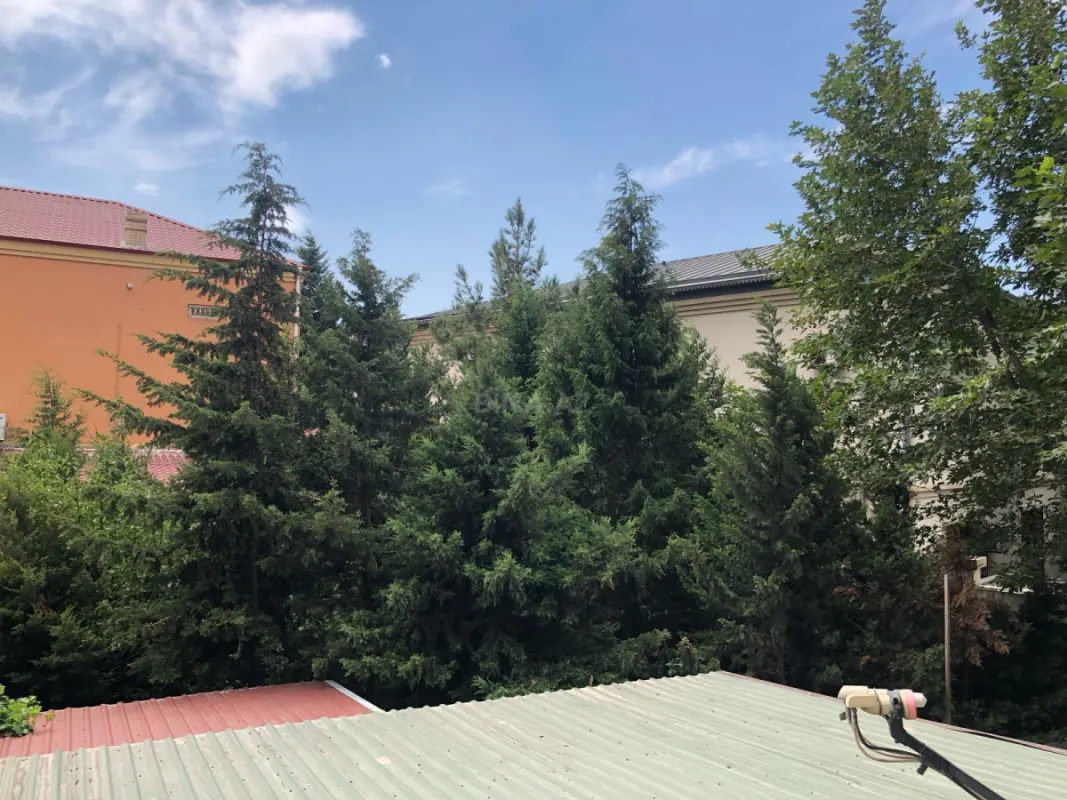 Satılır 4 otaqlı mənzil 95 m²