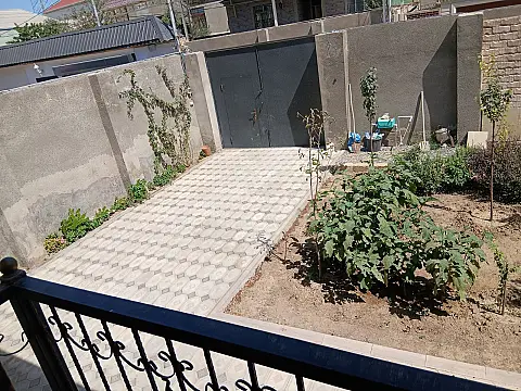 Satılır 5 otaqlı həyət evi 135 m²