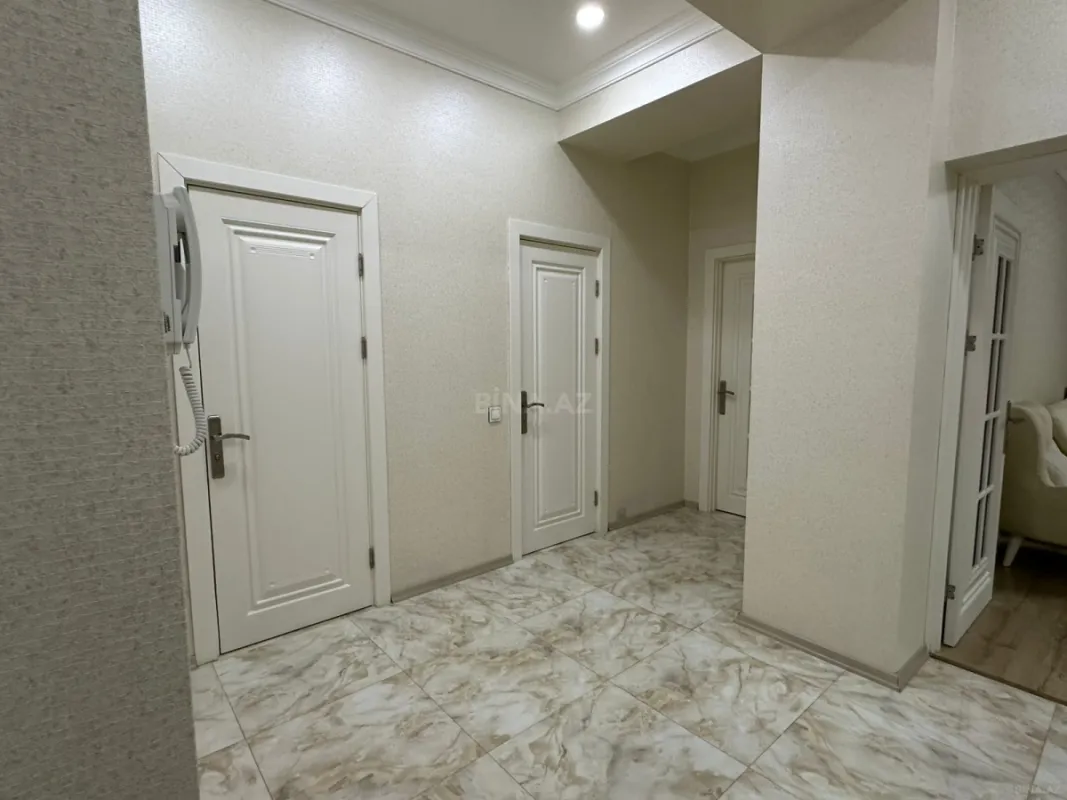 Satılır 2 otaqlı mənzil 125 m²