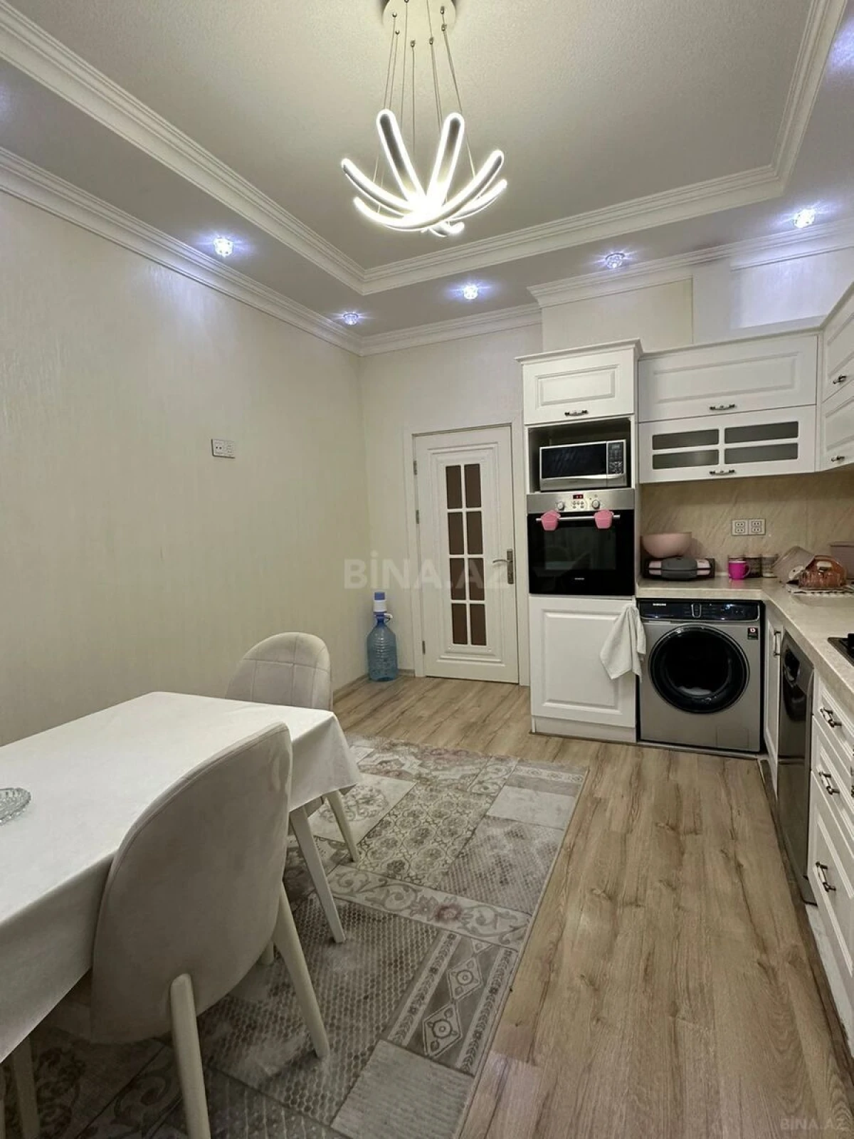 Satılır 2 otaqlı mənzil 125 m²