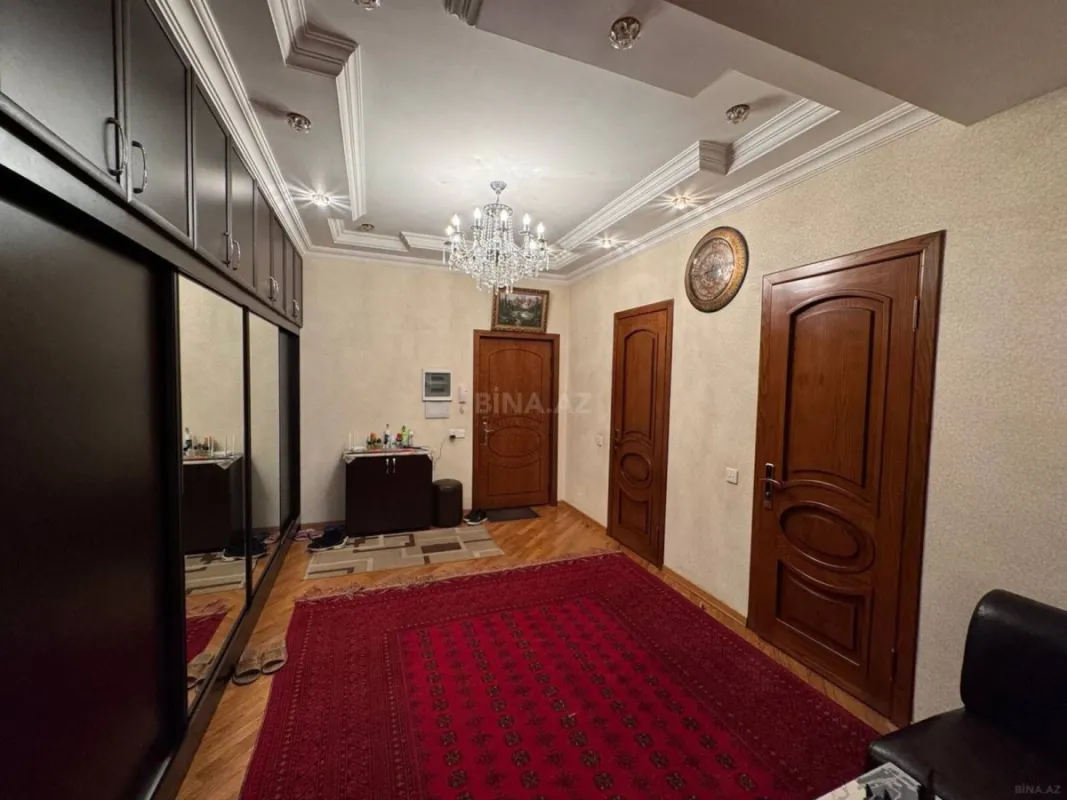 Satılır 3 otaqlı mənzil 120 m²