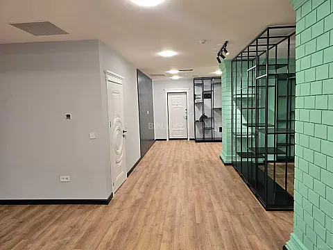 Kirayə verilir 4 otaqlı ofis 190 m²