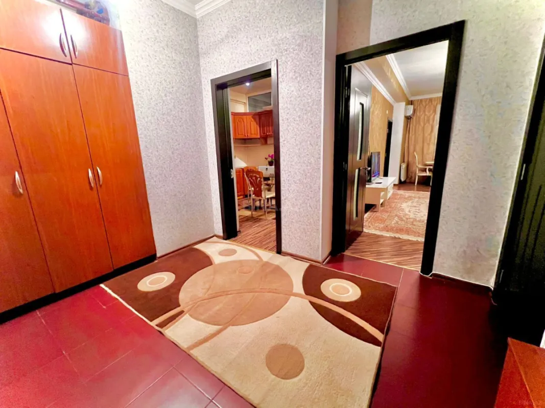 Kirayə verilir 2 otaqlı mənzil 75 m²