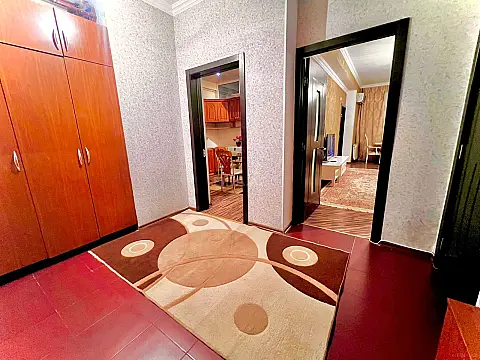 Kirayə verilir 2 otaqlı mənzil 75 m²