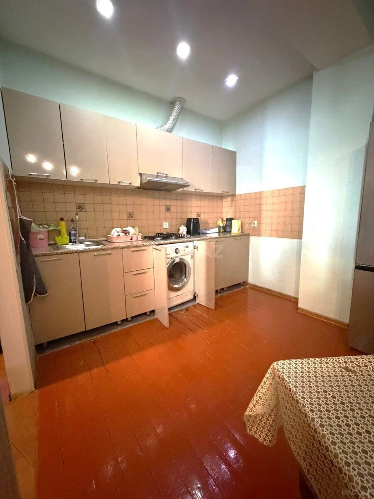 Satılır 2 otaqlı mənzil 75 m²