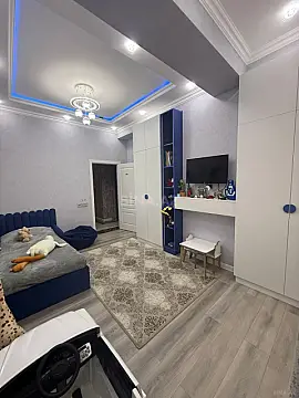 Satılır 4 otaqlı mənzil 149 m²