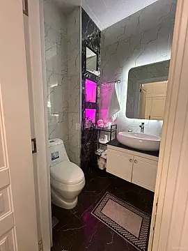 Satılır 4 otaqlı mənzil 149 m²