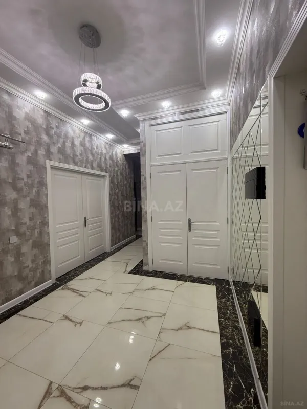 Satılır 4 otaqlı mənzil 149 m²