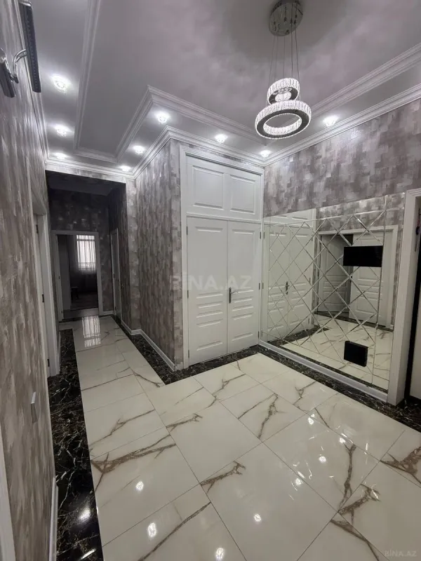 Satılır 4 otaqlı mənzil 149 m²