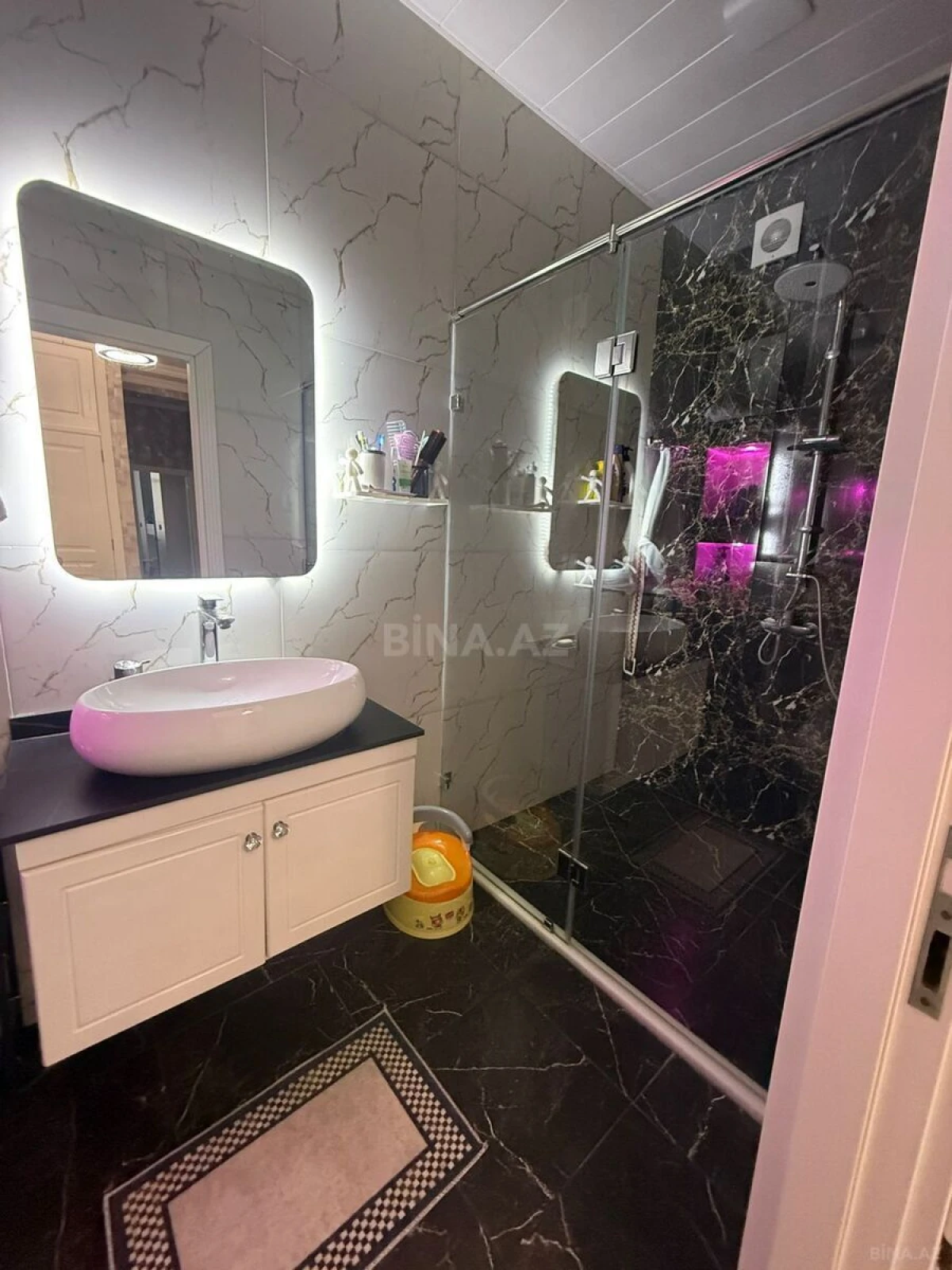 Satılır 4 otaqlı mənzil 149 m²