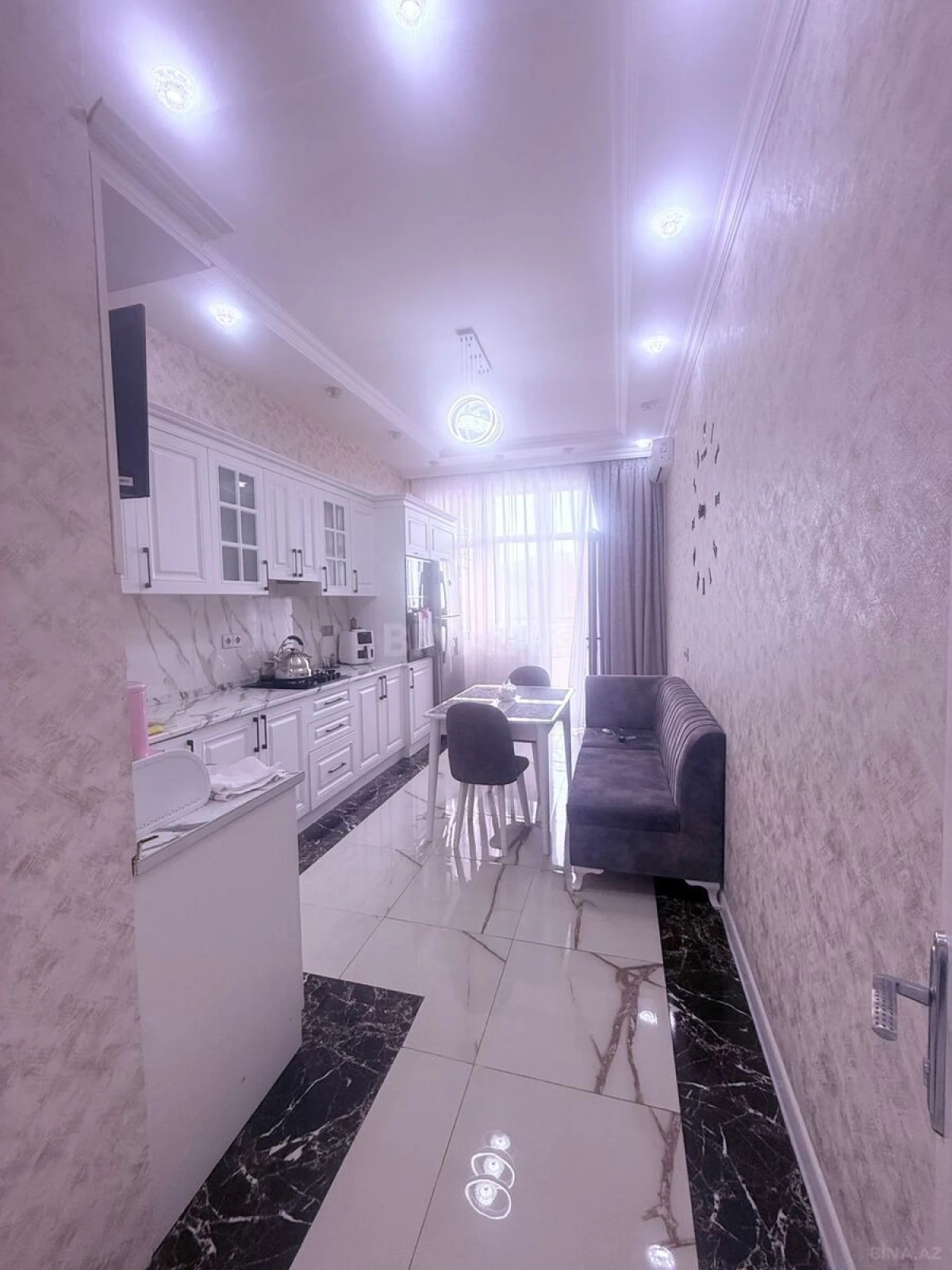 Satılır 4 otaqlı mənzil 149 m²