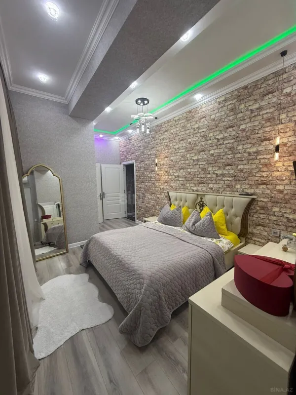 Satılır 4 otaqlı mənzil 149 m²