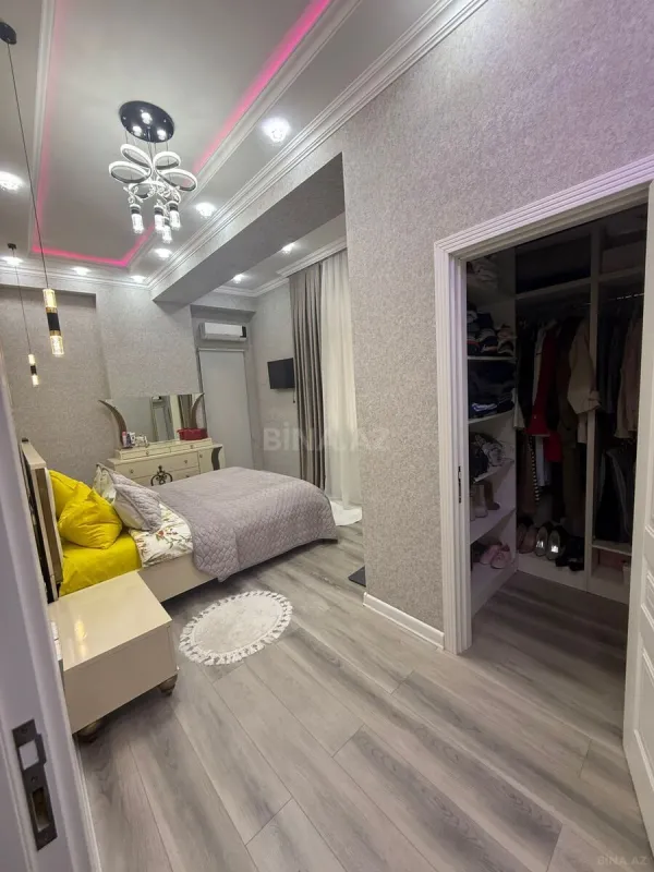 Satılır 4 otaqlı mənzil 149 m²