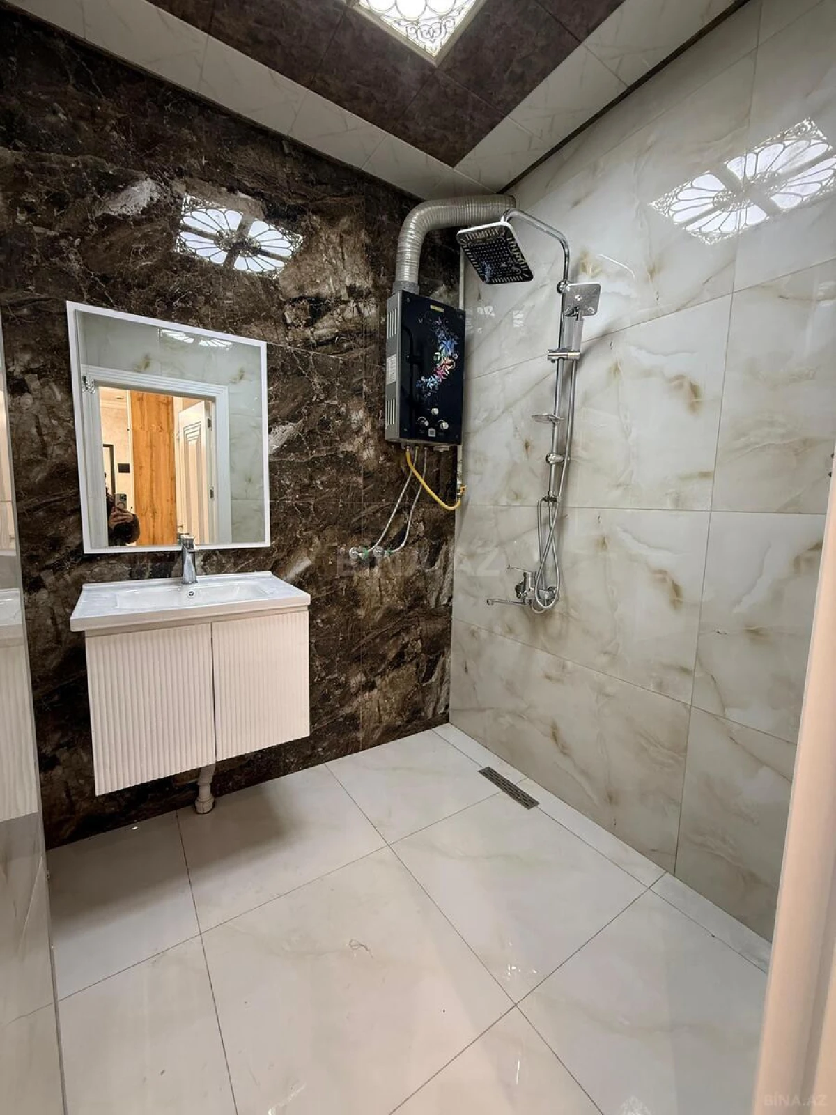 Satılır 3 otaqlı mənzil 82 m²