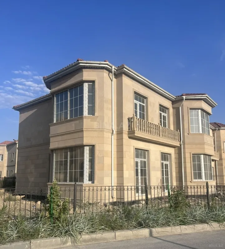 Satılır 6 otaqlı həyət evi 300 m²