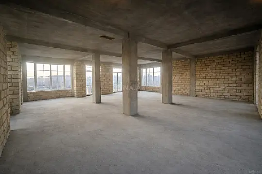 Satılır 6 otaqlı həyət evi 300 m²