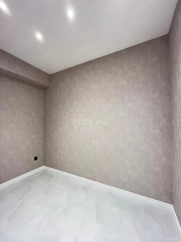 Satılır 3 otaqlı mənzil 165 m²