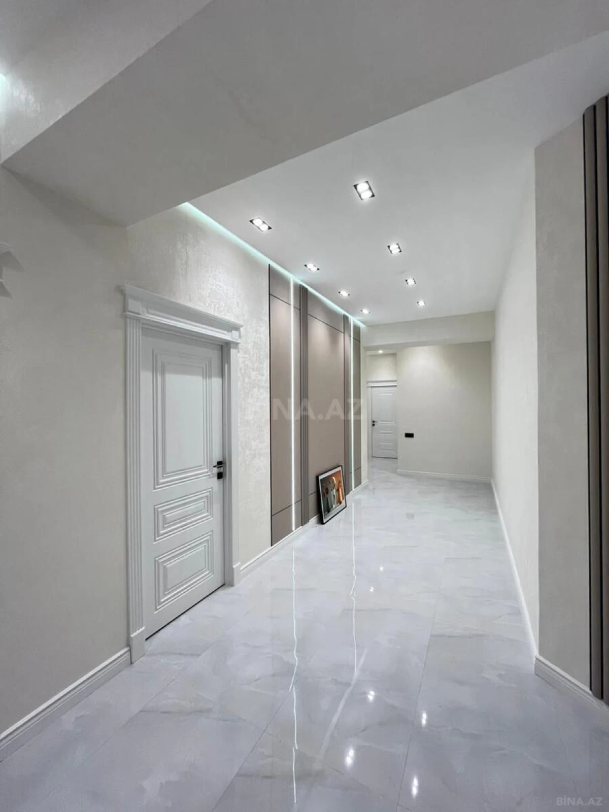 Satılır 3 otaqlı mənzil 165 m²