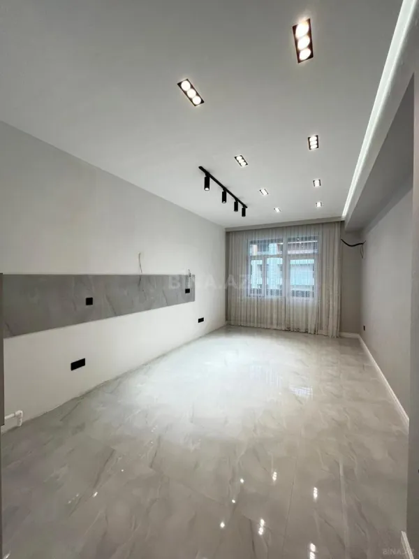 Satılır 3 otaqlı mənzil 165 m²