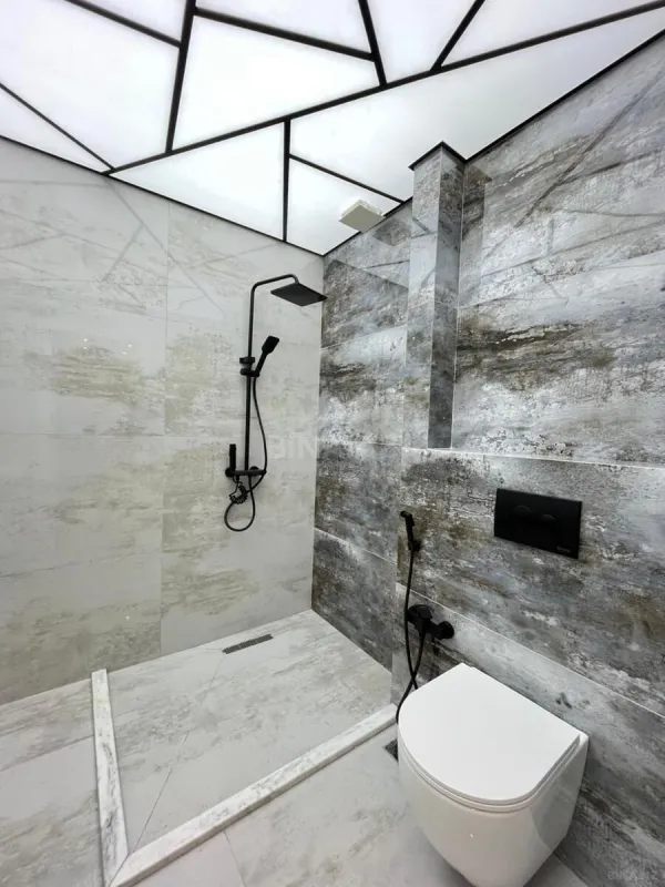 Satılır 3 otaqlı mənzil 165 m²