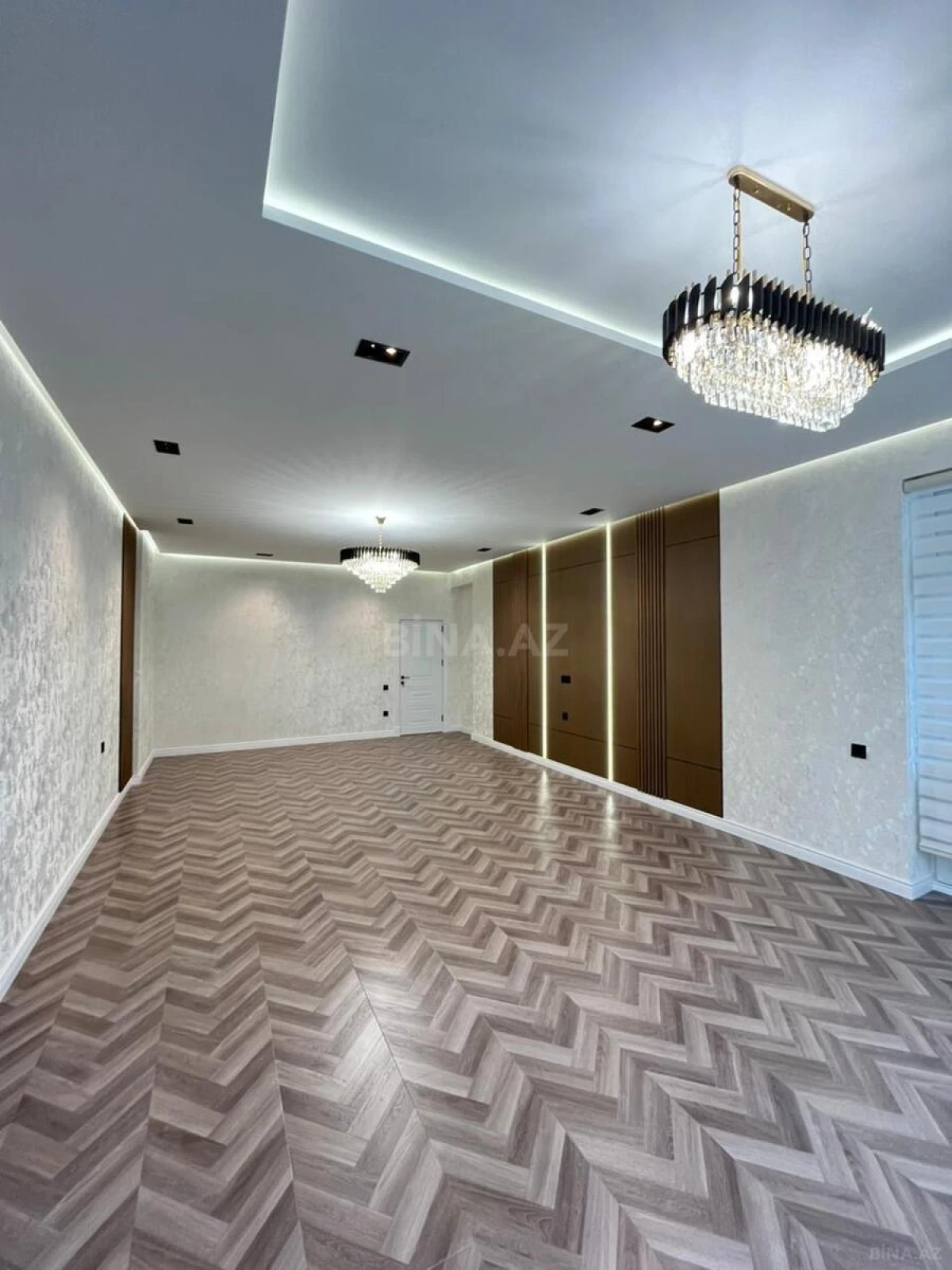 Satılır 3 otaqlı mənzil 165 m²